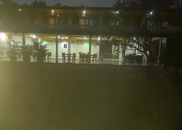 Larn'S Villa Hotel & Apartment